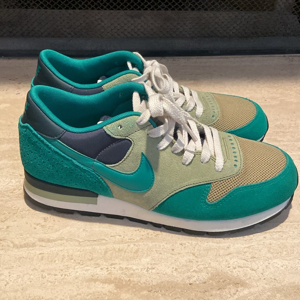 Nike 2015 Air Epic QS- Like New